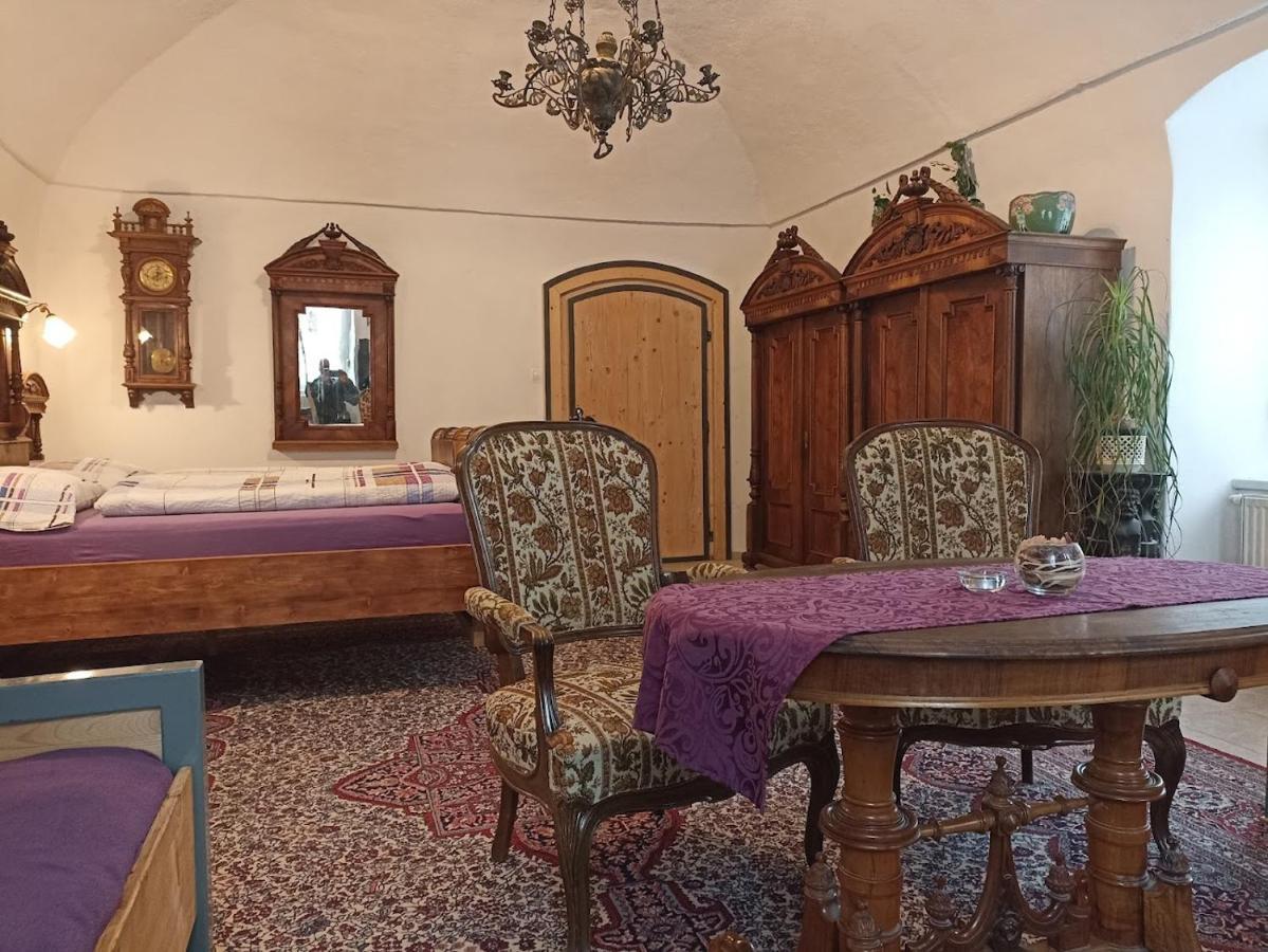 Hotel Zemianska Kuria Vachtar Kralova Lehota Exterior foto