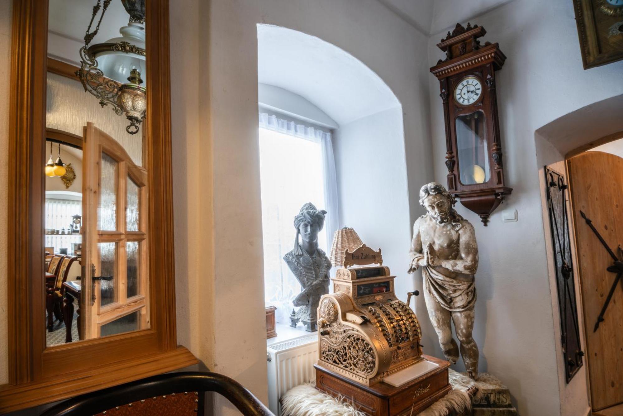 Hotel Zemianska Kuria Vachtar Kralova Lehota Exterior foto