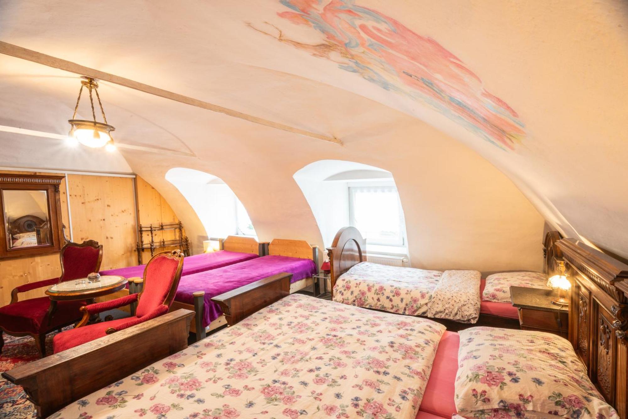 Hotel Zemianska Kuria Vachtar Kralova Lehota Exterior foto